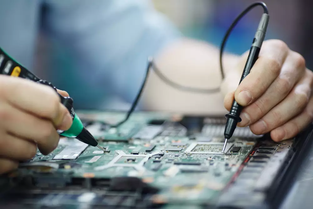 Electrónica: circuitos, componentes, energía y prototipos